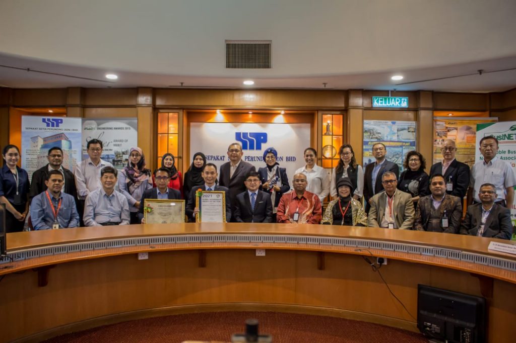 Group photo among the participants for Global Sustainability Project 2021 Award Ceremony