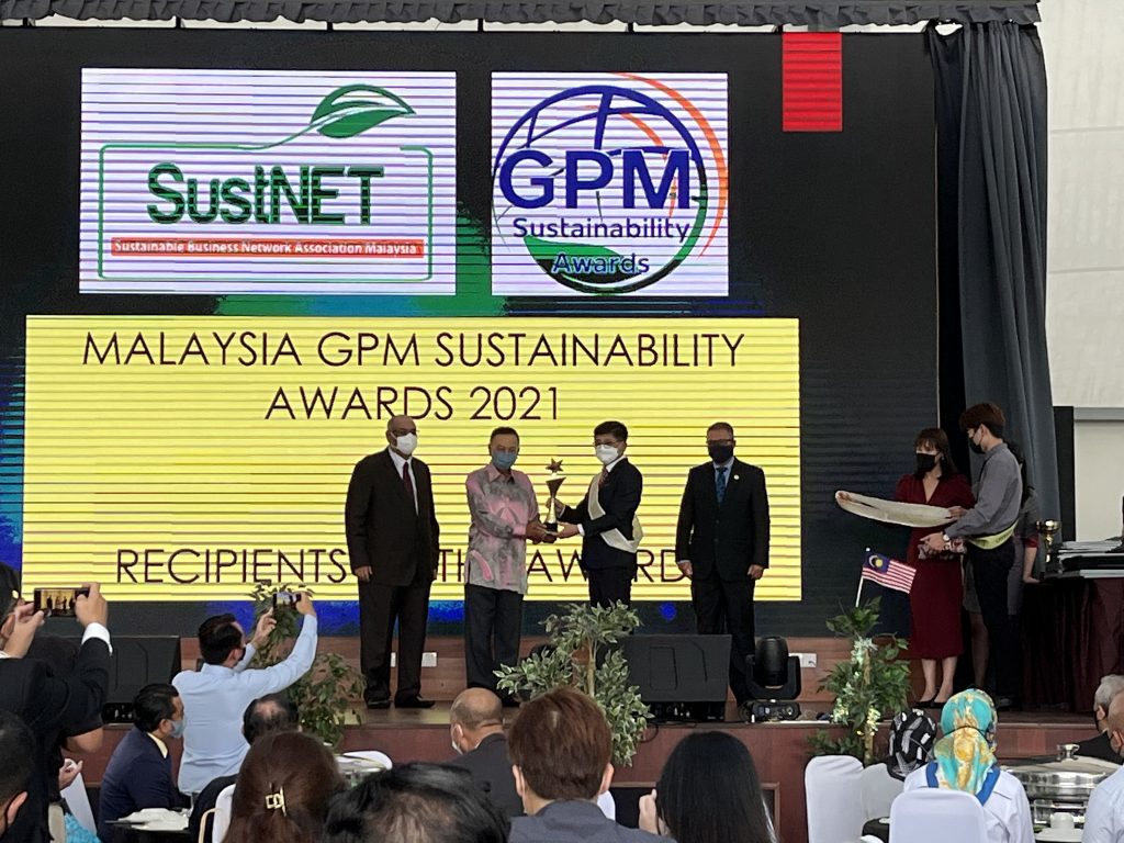 Ir Dr Lim Phaik Leng received GPM Award on behalf of SSP